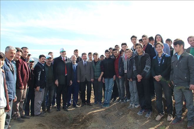 SUŞEHRİ´nde 15 TEMMUZ ŞEHİTLERİ ANISINA FİDAN DİKİLDİ