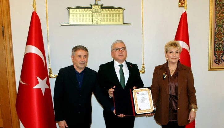 Emekli Öğretmenlerden Anlamlı Bağış