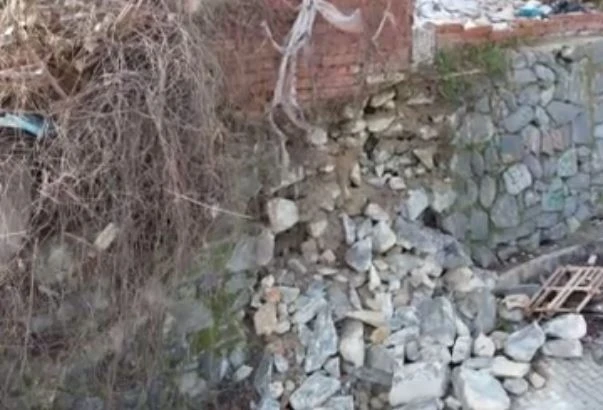 Okul Yolundaki İstinat Duvarı Çöktü