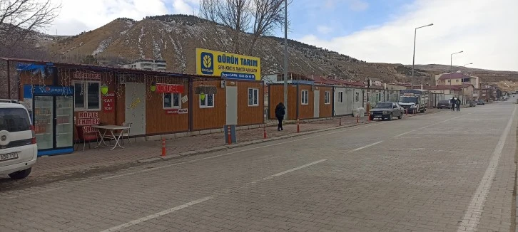 Sivas'ın O İlçesi'nde Depremin İzleri