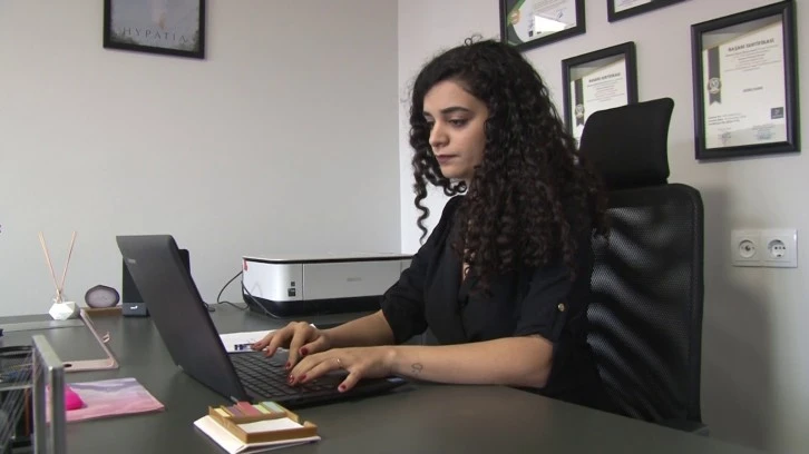 Depremzede Psikolog Asrın Felaketini Anlattı