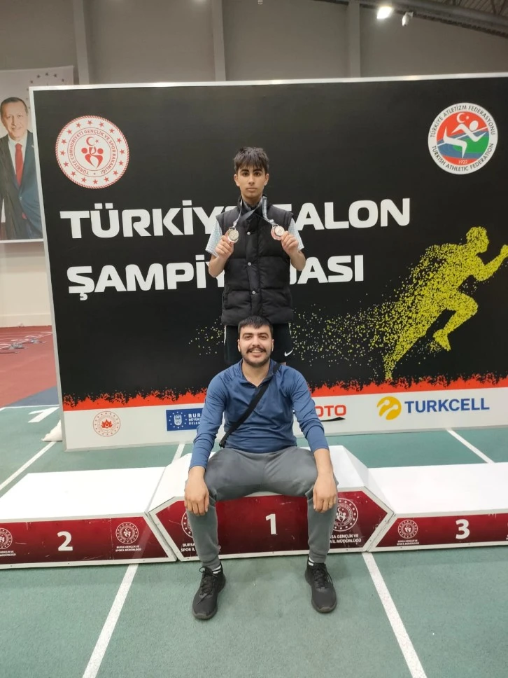 Sivaslı Atlet 2 Madalya Kazandı