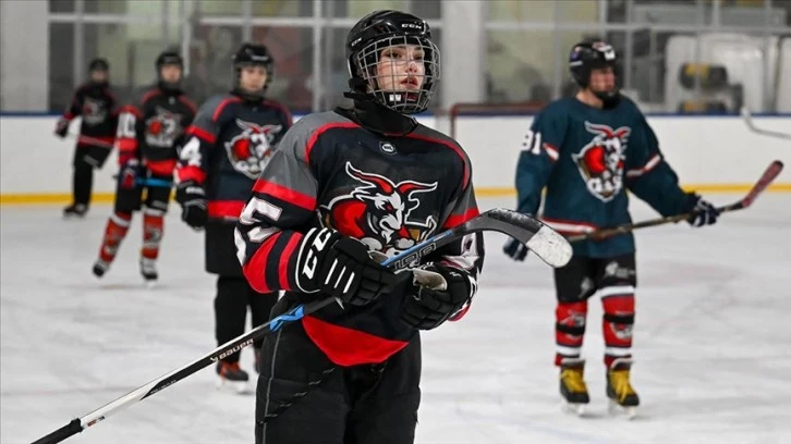 Kadın Buz Hokeyi Oyuncuları İddialı