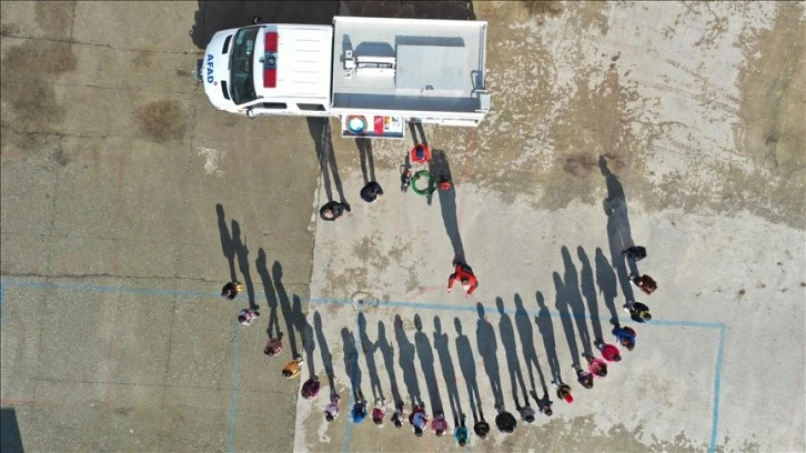 AFAD Çocukları Olası Afetlere Hazırlıyor