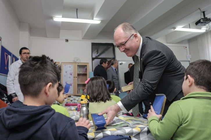 Minik Başkanın Vaadini Gerçekleştirdi