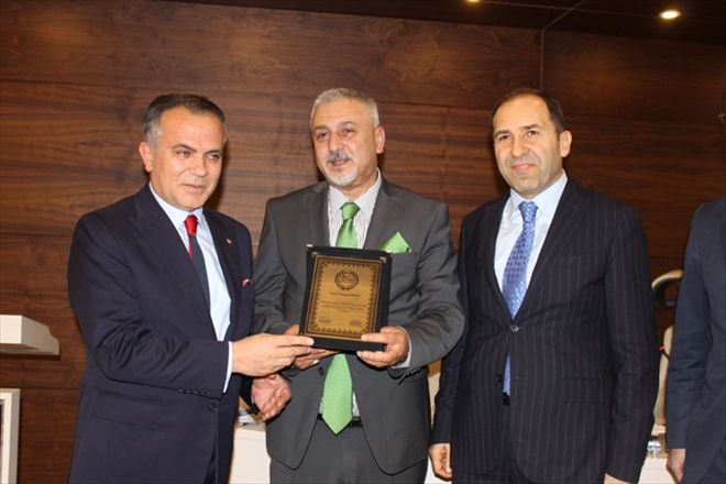 35 YILLIK HİZMETE PLAKETLE TEŞEKKÜR