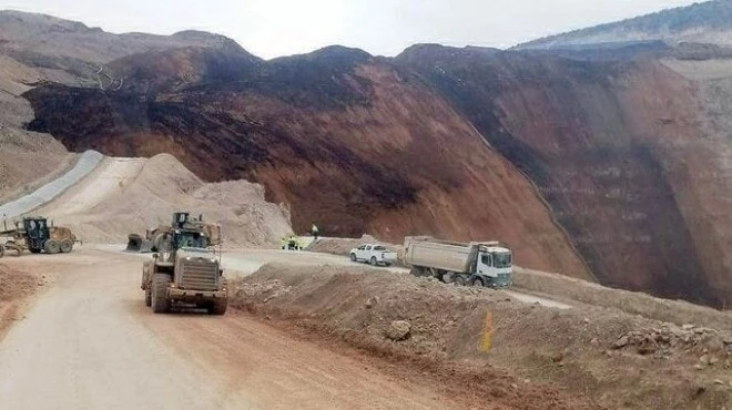 Sivaslı Madenci Toprak Altında