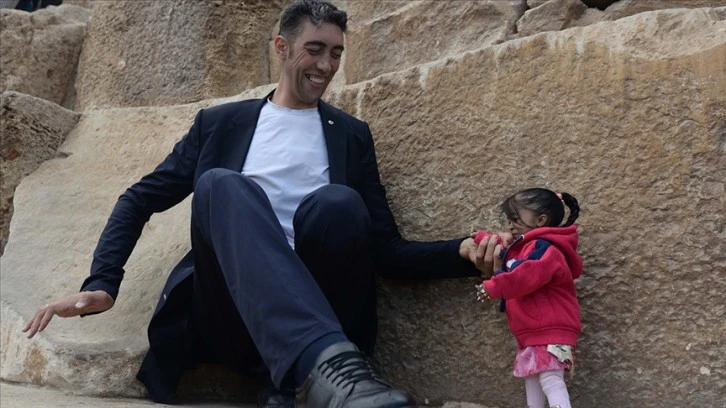 En Uzun Adam ile En Kısa Kadın Buluşacak