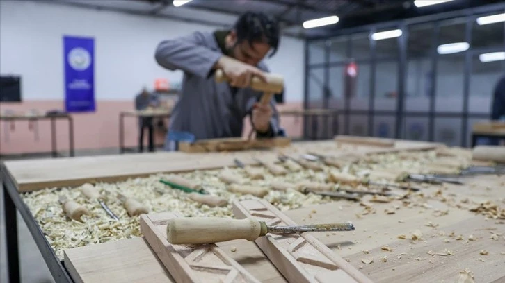 Atölyelerde Restorasyon Ustaları Yetiştiriliyor