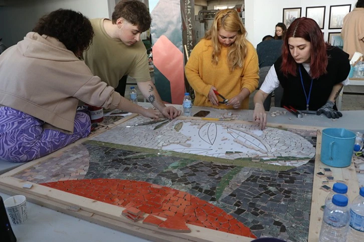 Seramik Fabrikasının Atıkları Sanat Eserine Dönüşüyor