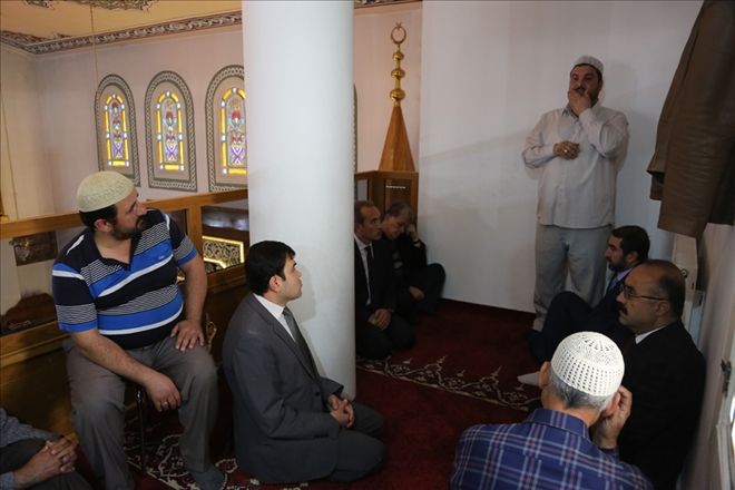 CUMA VAAZI ve HUTBESİ İŞARET DİLİNE ÇEVRİLİYOR