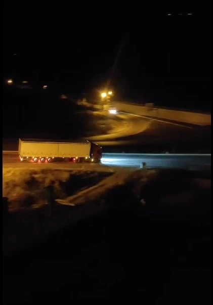 İki Katlı Eve TIR’ın Uçma Anı Sivas Ekspres’te