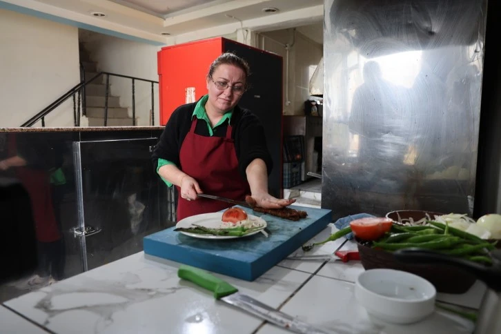 Sivas'ın Kadın Kebapçısı Lezzetini Konuşturuyor