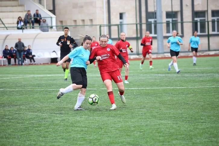 Kızlar 1 Attı 3 Aldı