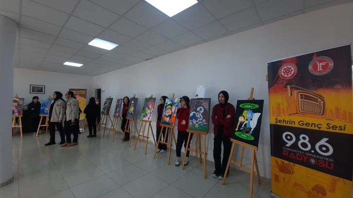 Sivas'ta İlk Sergisini Açtı   