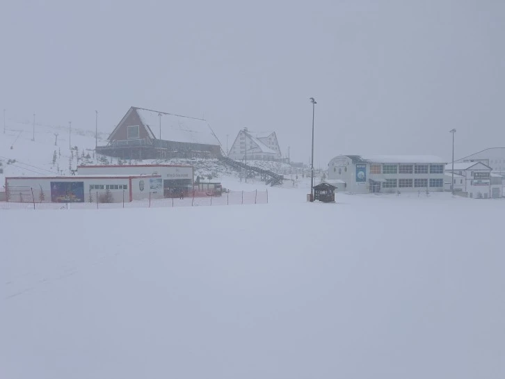 Sivas’ta Yıldız Dağı’nda Kar Yağışı