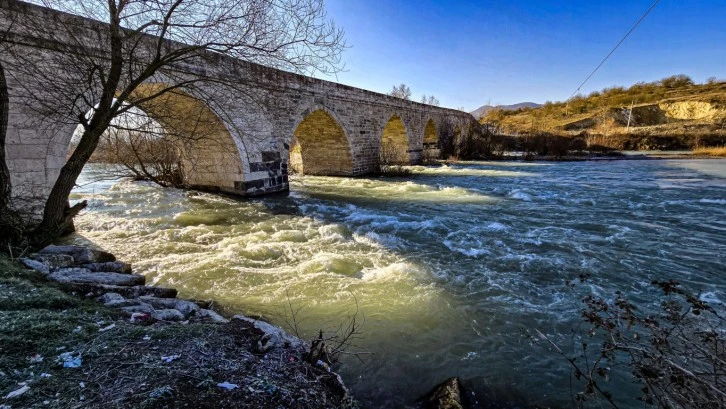 Komşu İlde 8 Asırlık Köprü Ayakta