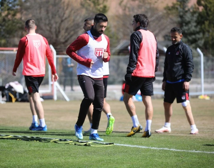 Sivasspor’da “Paşa” Mesaisi