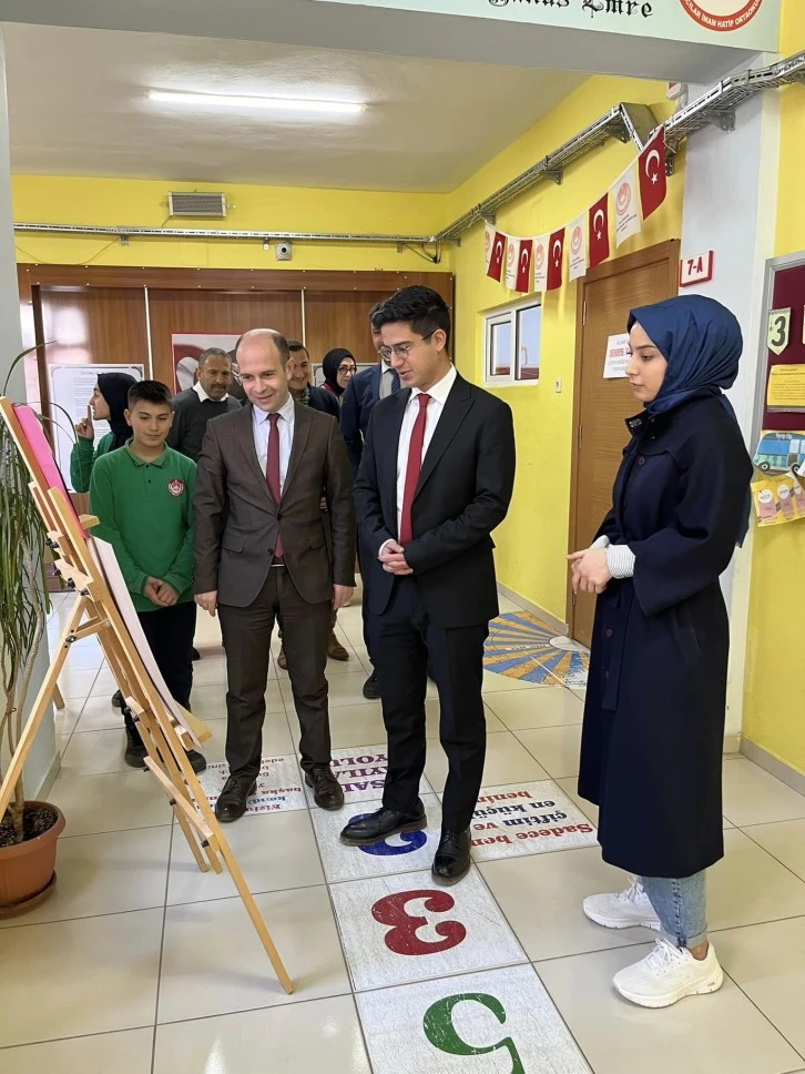 Akıncılar'da "Dilimizin Zenginlikleri" Sergisi