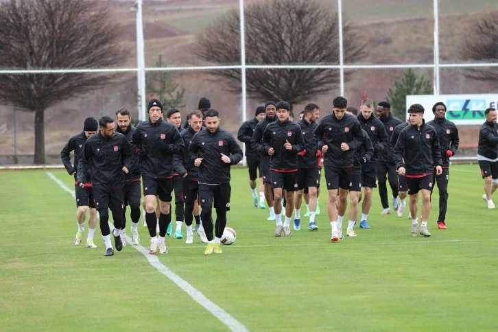 SivassporHazırlıklara Devam Etti 