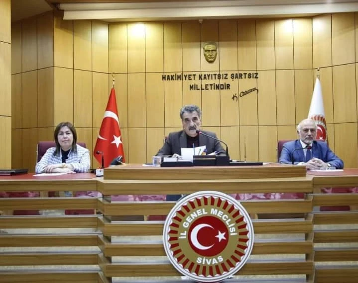 Kadir Algın’a Fahri Hemşerilik Beratı