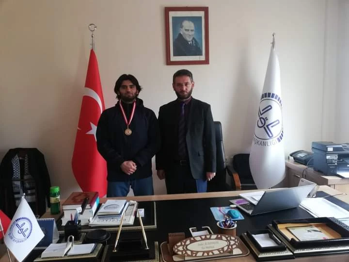 Hafız İmamdan Altın Madalya