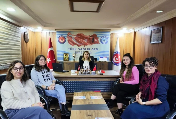 Kadınlar İnsanlığı Tamamlayan Bir Bütünün İki Yarısıdır