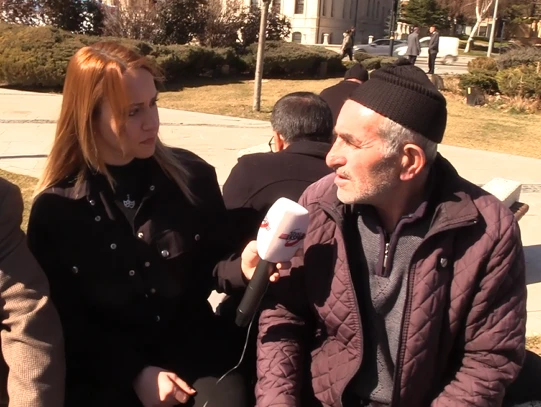 Sivaslı 70 Yaşında Ki Adam Taliplerini Bekliyor