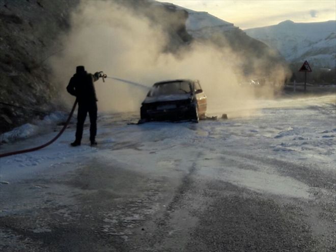 SEYİR HALİNDEKİ OTOMOBİL YANDI