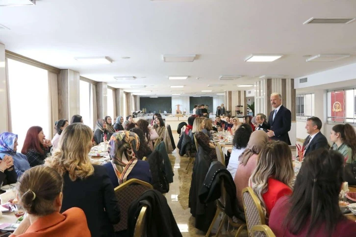 Sivas'ta Kadınlar Günü Kutlandı