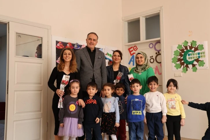 Minik Ellerden  Kadınlar Günü Hediyesi 