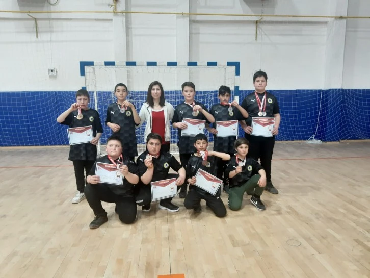 Sivas'ta Uzuntepe Okulu’na 47 Madalya