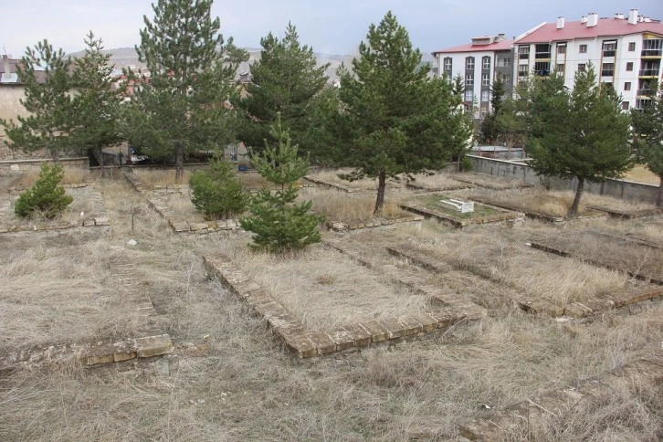 Sivas'ta Bu Şehitliğin Hikayesi Başka