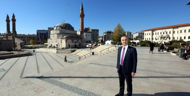 3 MEDENİYETİN İZİ TEK MEYDANDA
