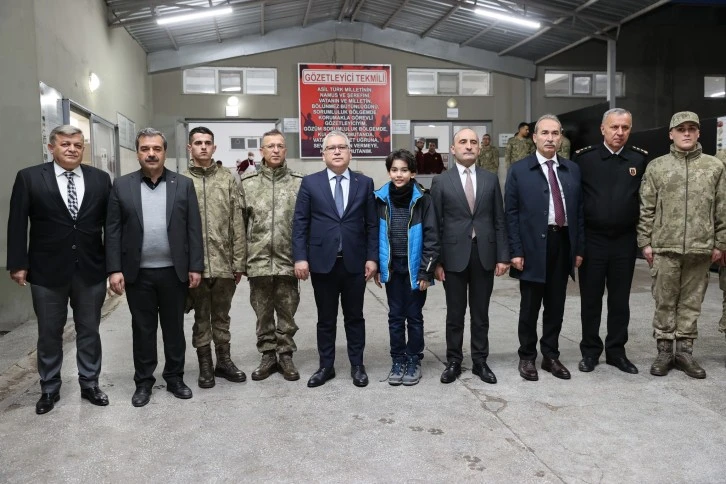 Vali Şimşek Mehmetçik ile İftarda Buluştu