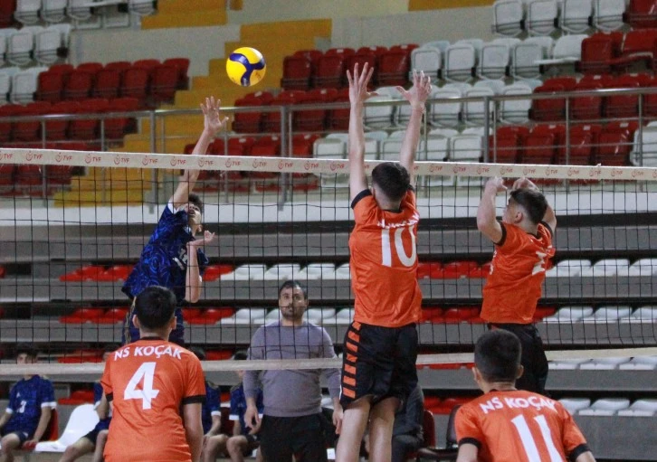 Sivas'ta Voleybolda Heyecan Artıyor