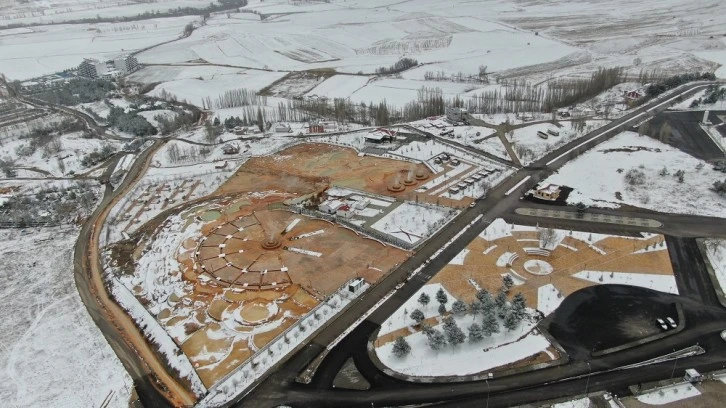 Sivas’ın "Altınkale"si Beyaza Büründü