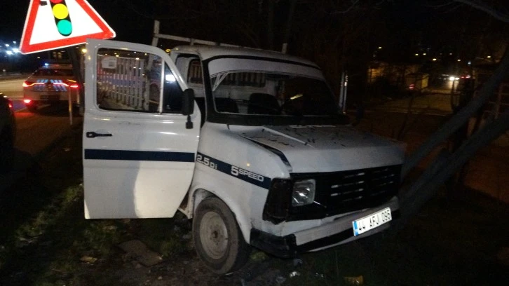 Dur İhtarına Uymadı, Kaza Yaptı   