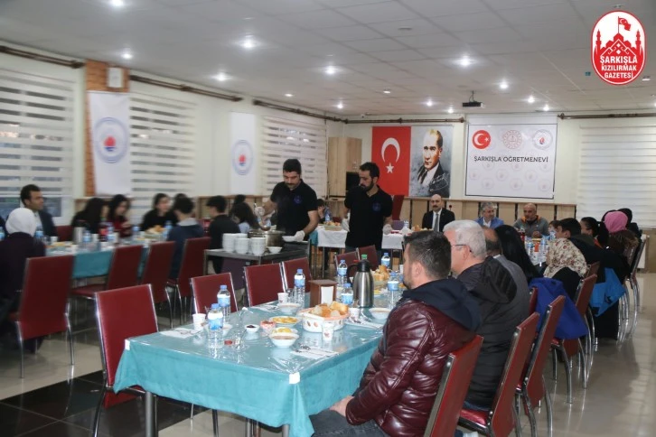 Kaymakam Öztürk, Çocuklarla İftar Yaptı