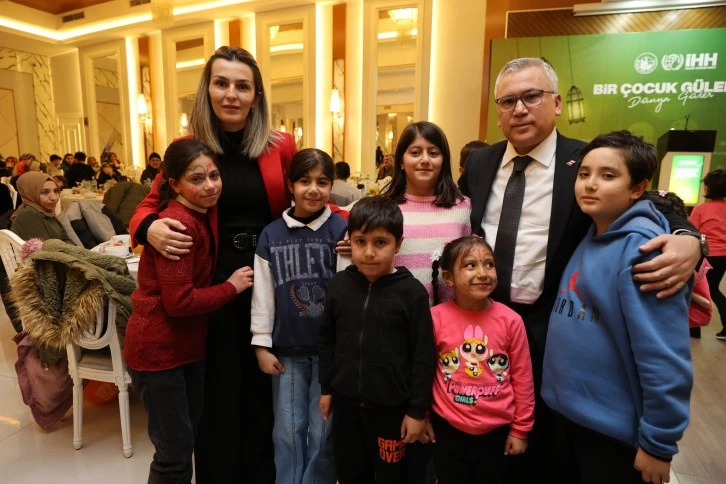 Sivas'ta Yetimler İftarda Buluştu