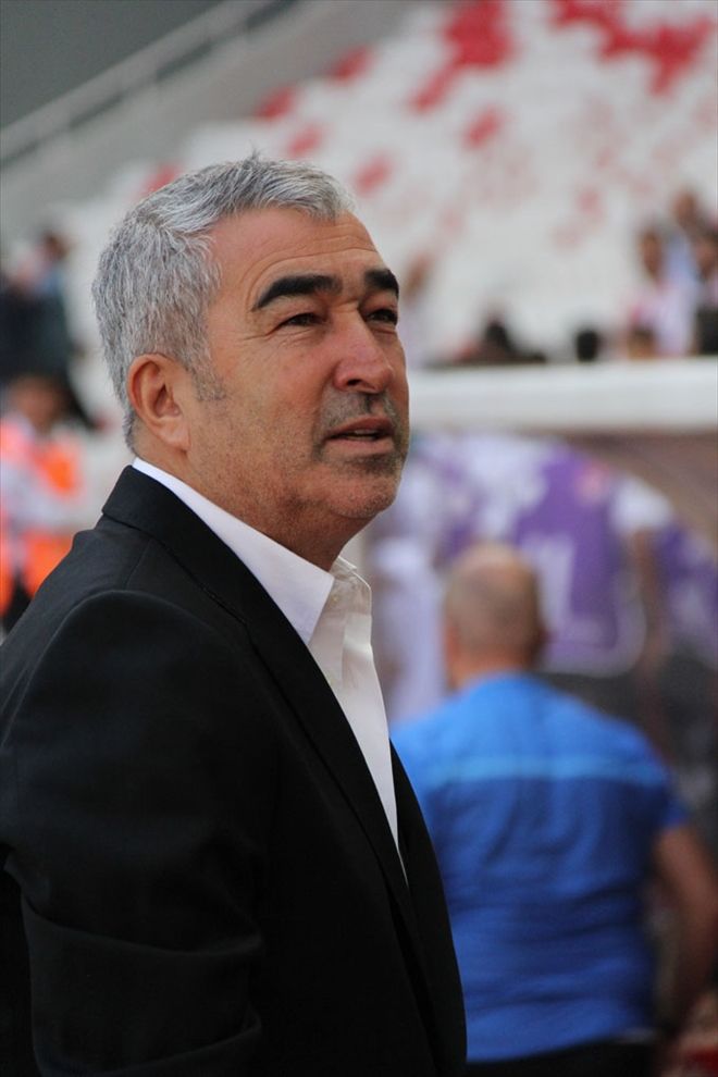 Süper Lig´de Teknik Direktörlerde  YAPRAK DÖKÜMÜ SÜRÜYOR