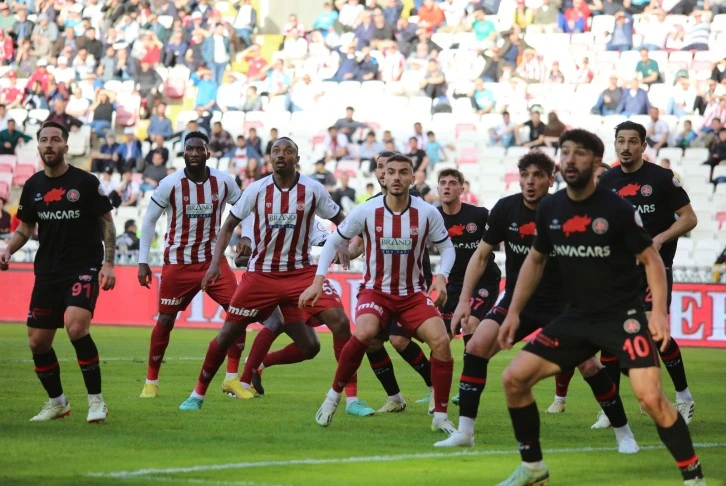 Rey Manaj'ın Son Dakika Golü Puan Getirdi