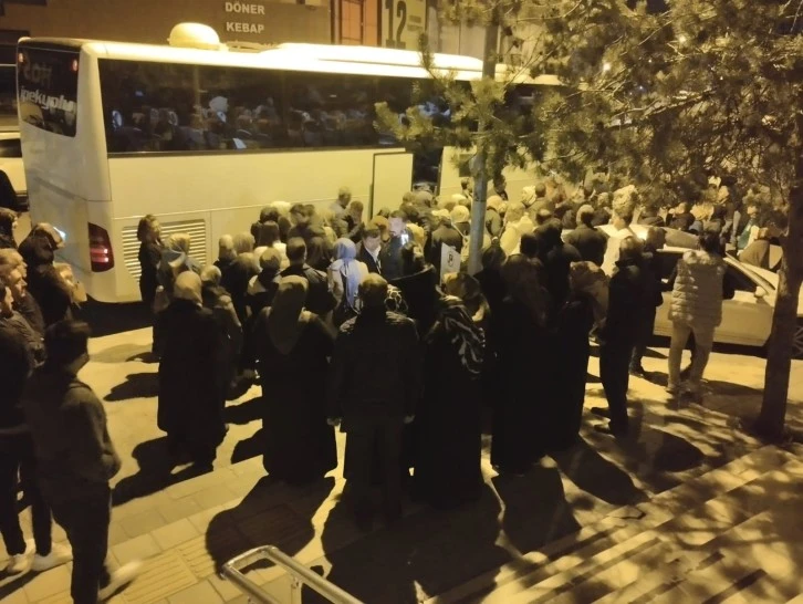 Umre Kafilesi Sivas'tan Dualarla Uğurlandı