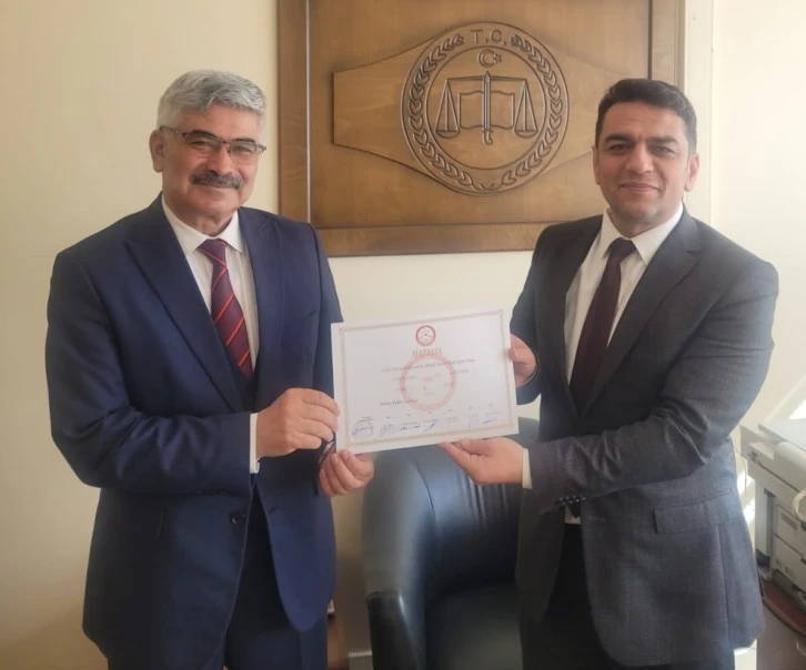 İlbey Mazbatasını Aldı