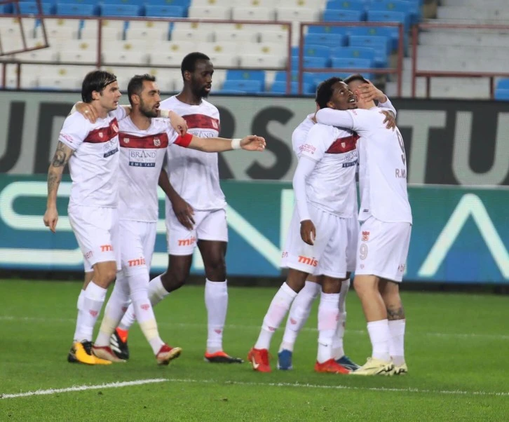Sivasspor Trabzon’da Güldü