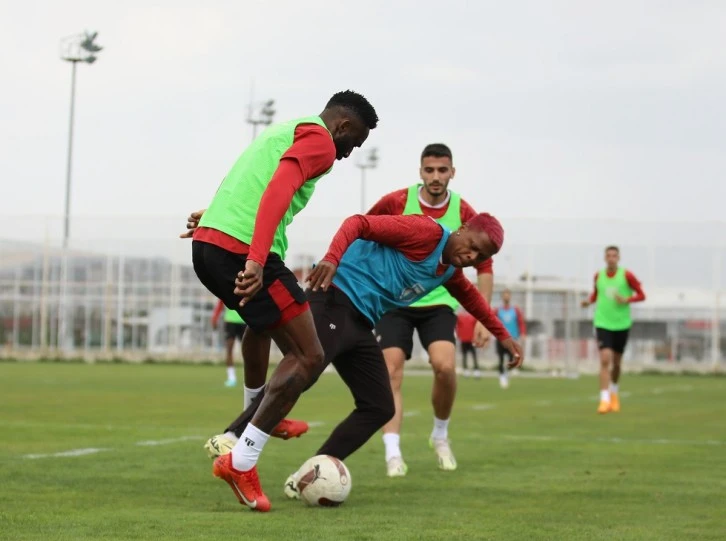 Sivasspor, Fenerbahçe Maçına Hazırlanıyor   