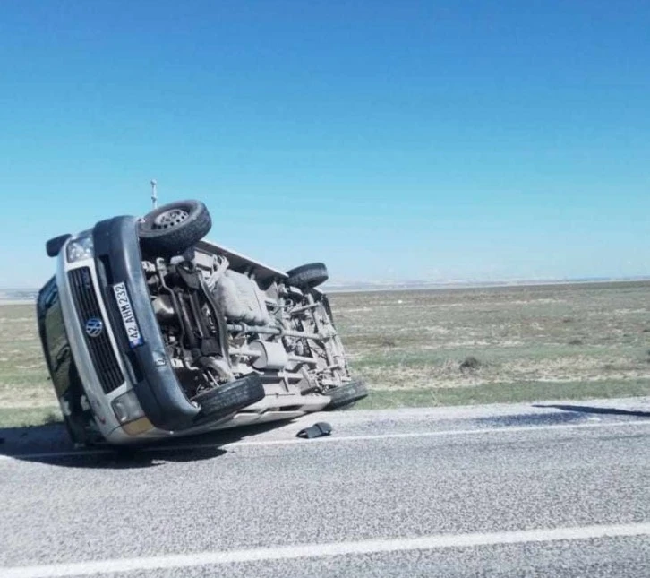 Minibüs Devrildi: 1 Yaralı