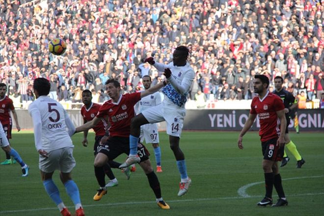 BÜYÜKLERİ YENEMİYORUZ