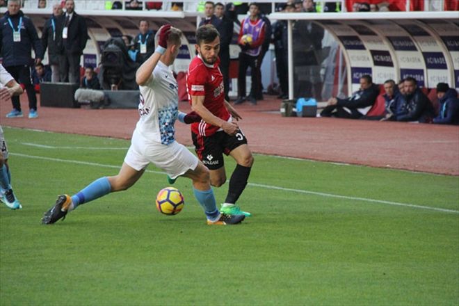 LİGDE GALİBİYET VE MAĞLUBİYET SAYISI EŞİT