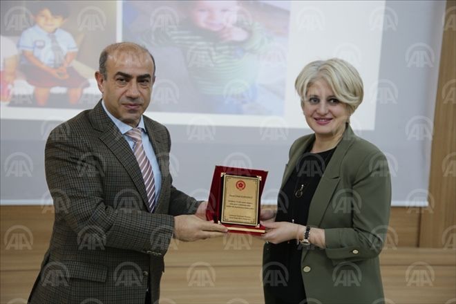 20 YILINI DOLDURAN HEMŞİRELERE PLAKET VERİLDİ